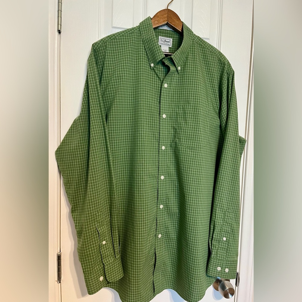 L.L. Bean Men's Green‎ Checkered Shirt